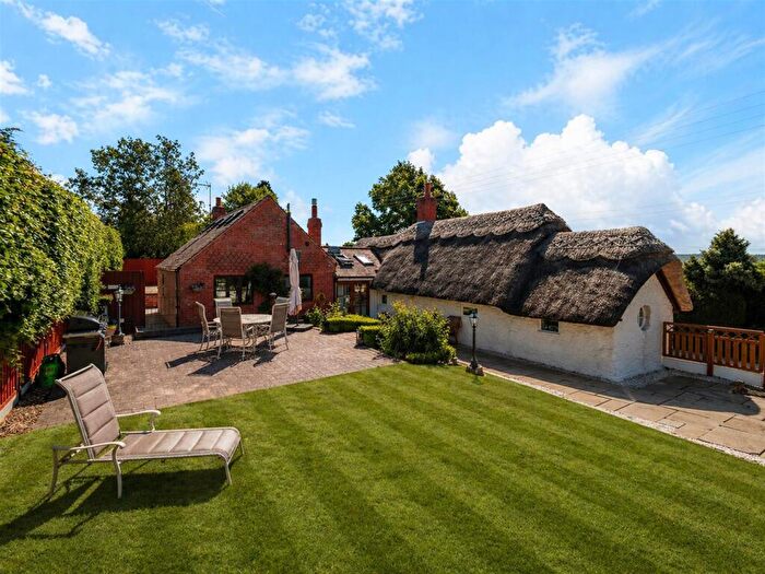 3 Bedroom Detached House For Sale In The Thatch, Henley-In-Arden, B95