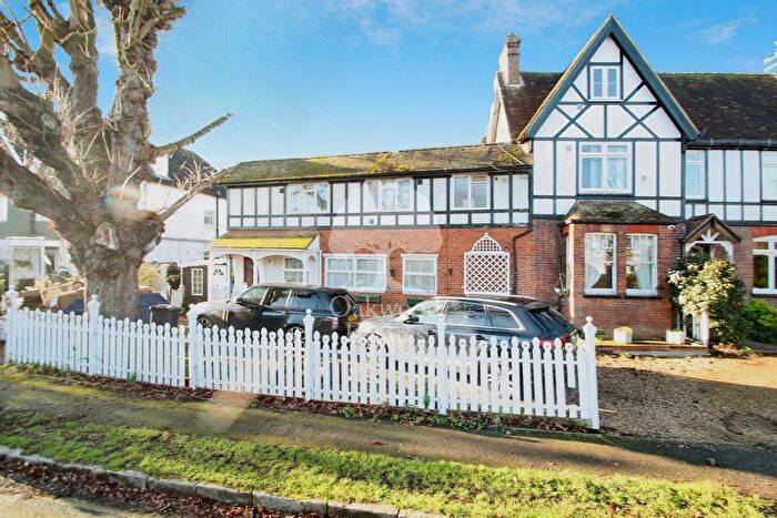 4 Bedroom Semi-Detached House To Rent In Montagu Road, Datchet, SL3