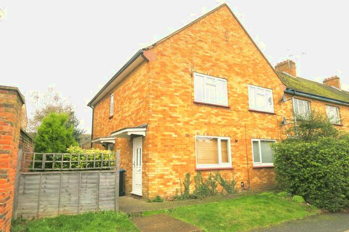 2 Bedroom Maisonette To Rent In Cedar Court, Egham, TW20