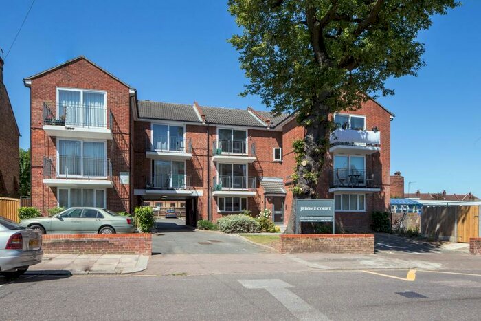 Flat To Rent In Jerome Court, The Limes Avenue, N11