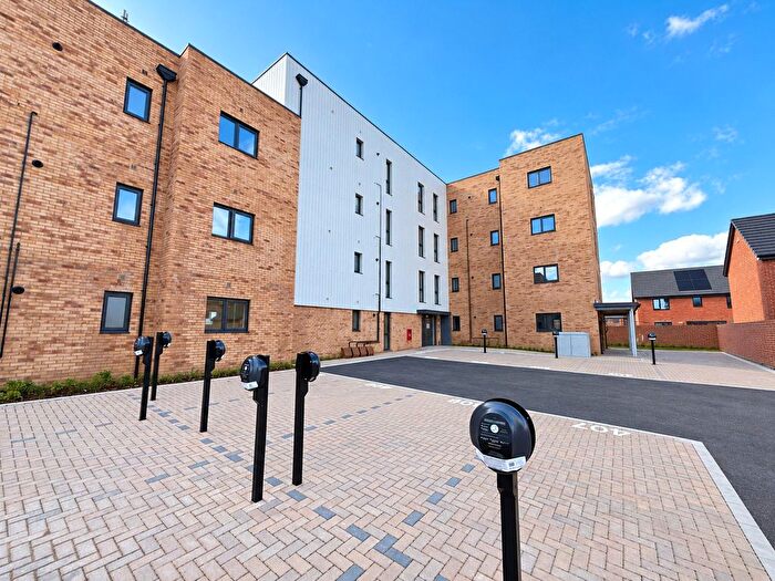 1 Bedroom Flat For Sale In Hamilton Court, Thorpe Close, Bordon, GU35