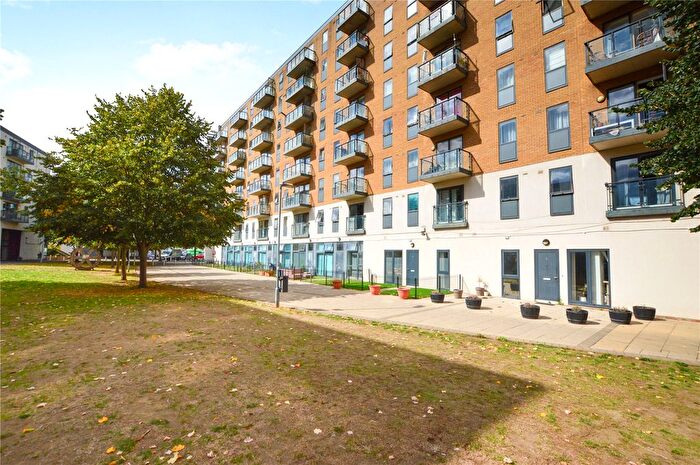 1 Bedroom Flat To Rent In Reed House, Durnsford Road, Wimbledon, SW19