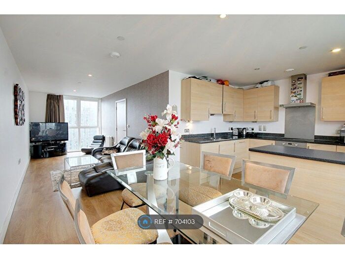 3 Bedroom Flat To Rent In Ward Road, London, E15