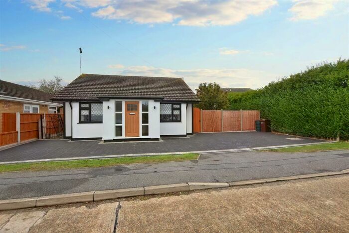 3 Bedroom Detached Bungalow To Rent In Marine Avenue, Canvey Island, SS8