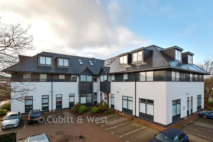 1 Bedroom Apartment For Sale In Challenge Court, Leatherhead, Surrey, KT22