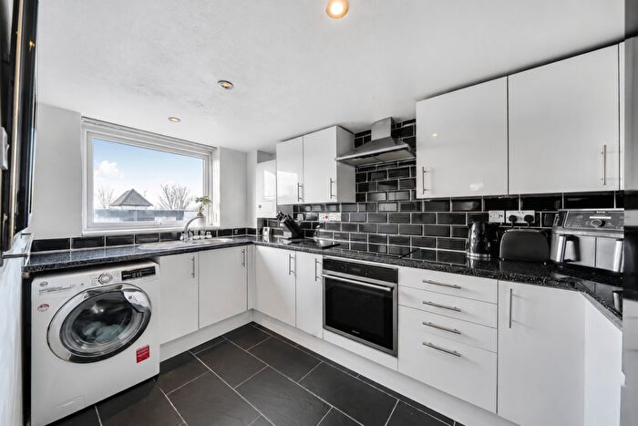 2 Bedroom Flat For Sale In Stafford Road, Croydon, CR0