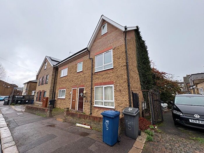 1 Bedroom Flat To Rent In King Street, London, N2