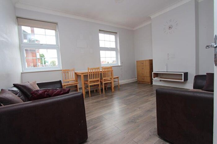2 Bedroom Flat To Rent In Lordship Lane, Wood Green, N22