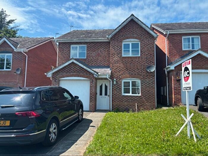 4 Bedroom Detached House To Rent In Maes Berea, Bangor, LL57