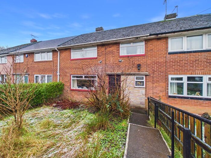 3 Bedroom Town House For Sale In Woodbrook Close, Halifax, West Yorkshire, HX2