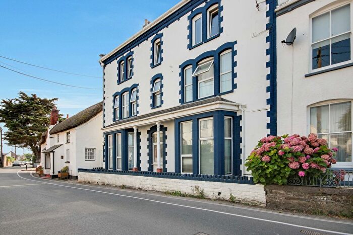 1 Bedroom Flat For Sale In South Street, Braunton, Devon, EX33