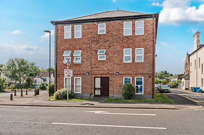 1 Bedroom Flat To Rent In Alice Road, Aldershot, Hampshire, GU11