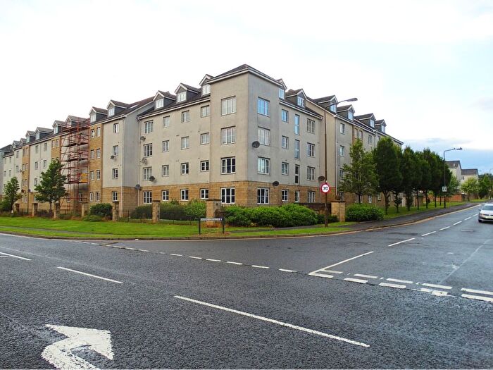 2 Bedroom Flat To Rent In Queens Crescent, Livingston, EH54