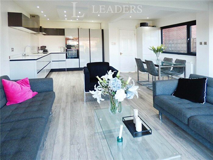 5 Bedroom Detached House For Sale In Lower Northam Road, Hedge End, Southampton, SO30