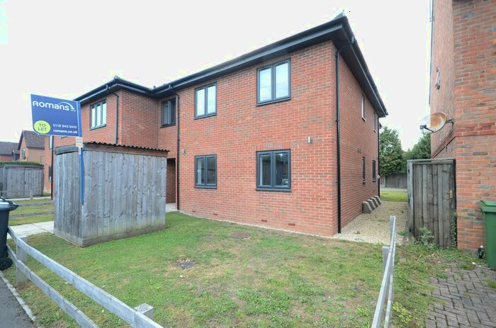 2 Bedroom Flat To Rent In The Bevers, Mortimer Common, Reading, RG7
