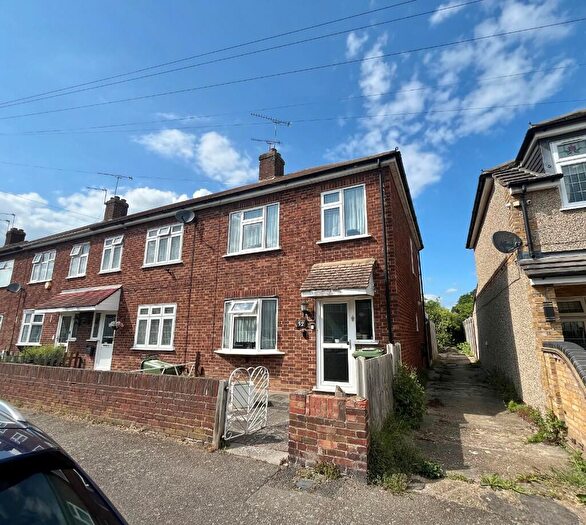 3 Bedroom End Of Terrace House For Sale In Wolseley Road, Romford, RM7