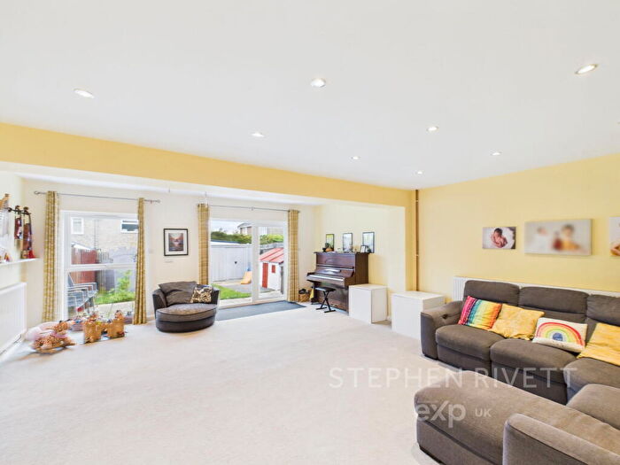 3 Bedroom Semi-Detached House For Sale In Winchester Close, Stowmarket, IP14