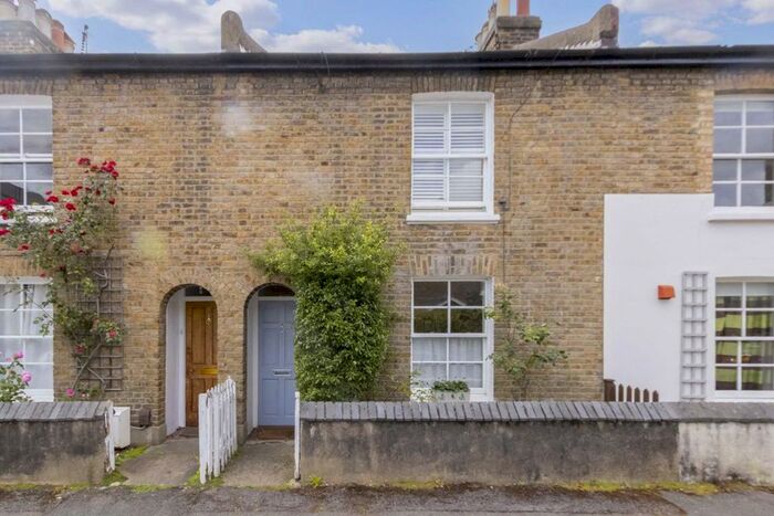 2 Bedroom Flat To Rent In Park Place, London, W5