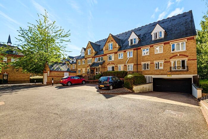 2 Bedroom Flat To Rent In Hallam Close, Watford, WD24