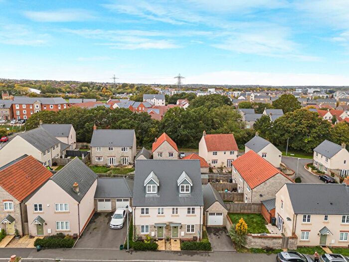 3 Bedroom Town House For Sale In Sundew Road, Emersons Green, BS16