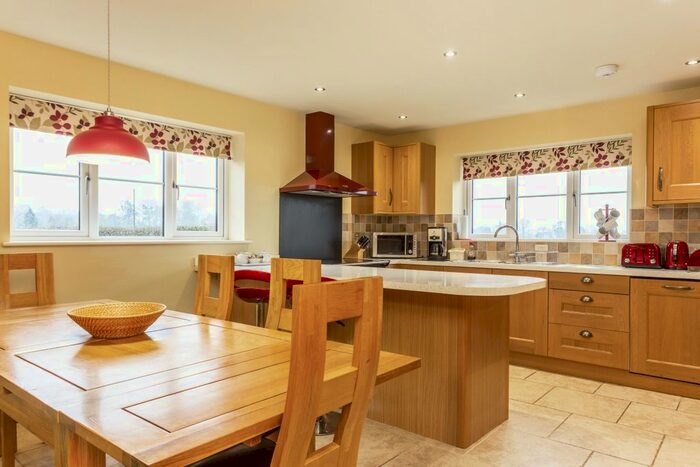 4 Bedroom Detached House To Rent In Brook Lane, Westbury-On-Severn, GL14