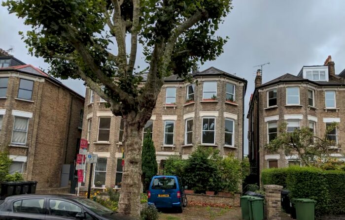 3 Bedroom Maisonette To Rent In Fordwych Road, Kilburn, West Hampstead, London, NW2