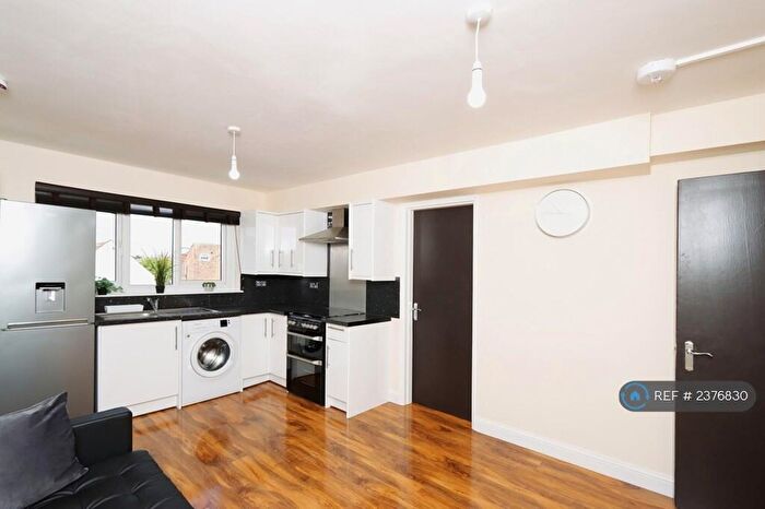 3 Bedroom Flat To Rent In Leigh Road, Birmingham, B8
