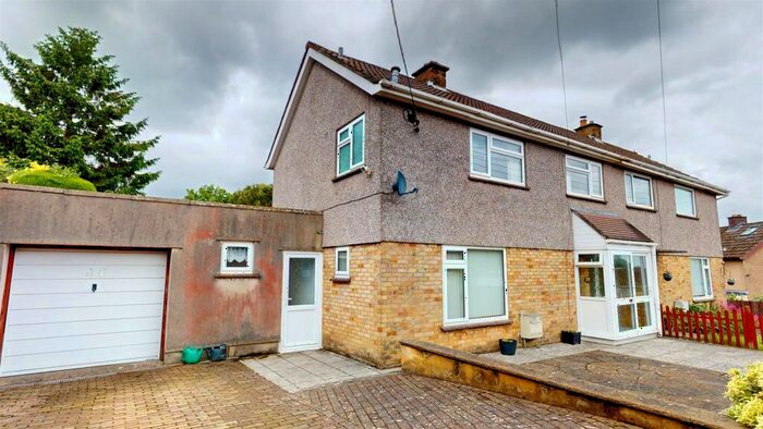 3 Bedroom Semi-Detached House For Sale In Rogers Close, Clutton, Bristol, BS39
