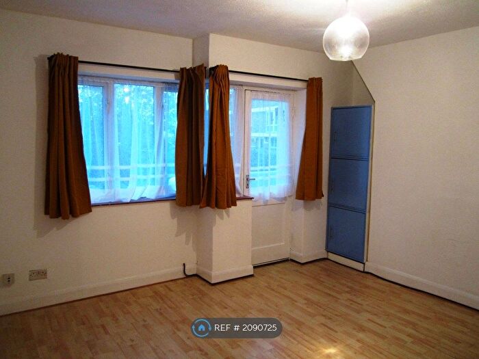 1 Bedroom Flat To Rent In Brine Apartments, London, E3