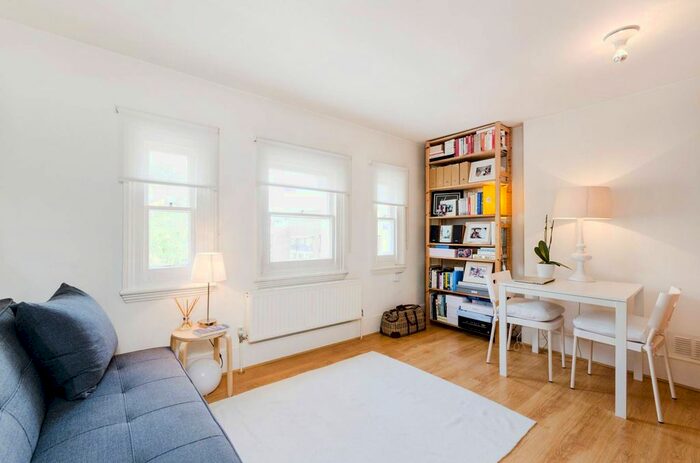 1 Bedroom Flat To Rent In Greyhound Road, Barons Court, London, W14