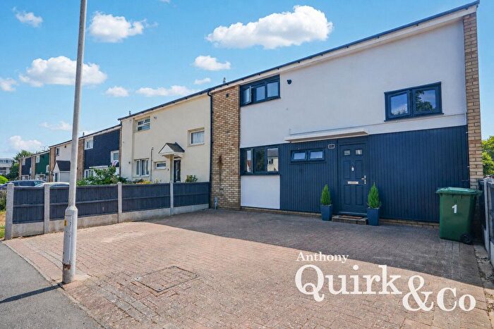 3 Bedroom End Of Terrace House For Sale In The Lichfields, Basildon, SS14