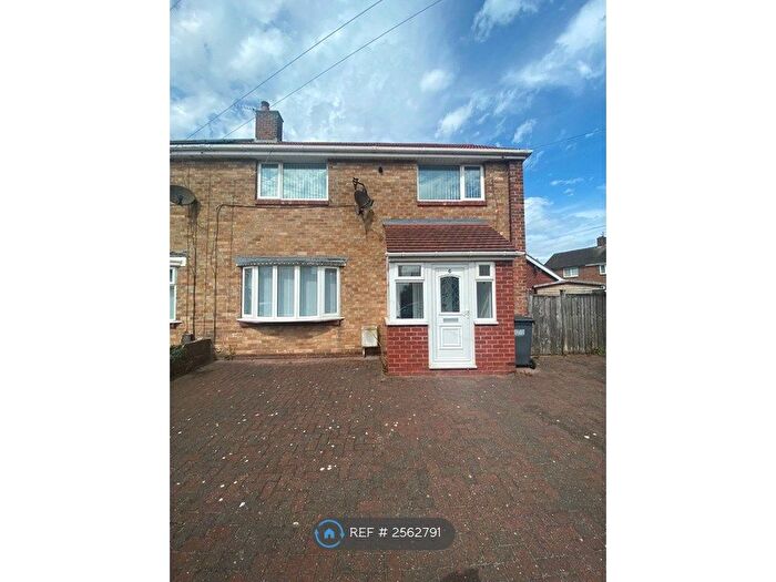 3 Bedroom Semi-Detached House To Rent In Wellands Close, Sunderland, SR6