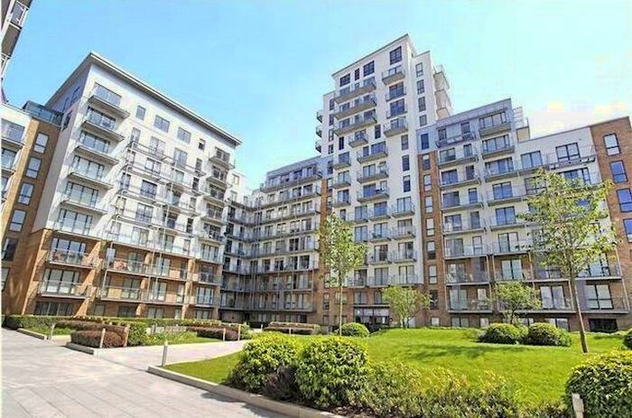 2 Bedroom Flat To Rent In Cerum Court, Seven Sea Gardens, Bromley By Bow, London, E3