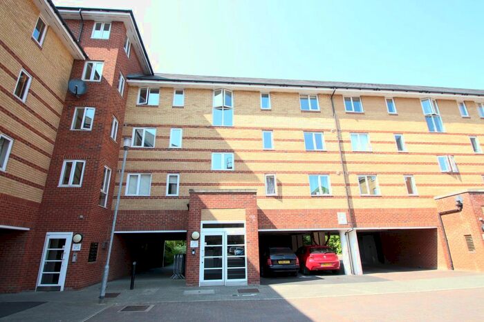 2 Bedroom Flat To Rent In St. Peter Street, Maidstone, ME16
