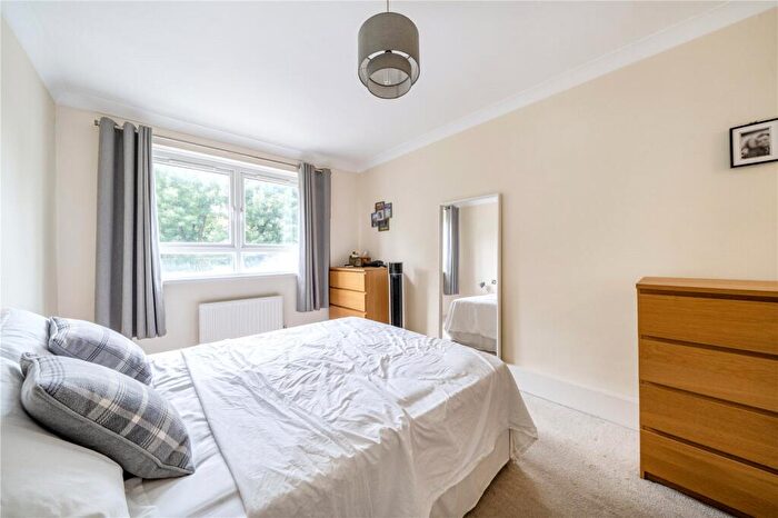 1 Bedroom Apartment For Sale In Cornford Grove, London, SW12