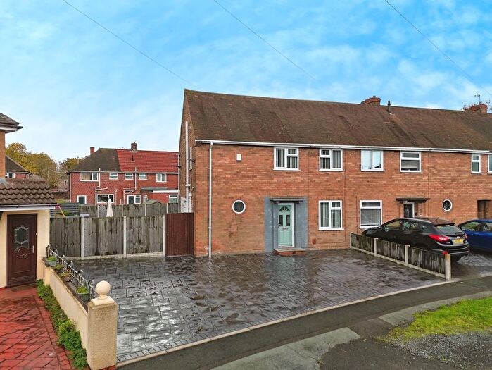 3 Bedroom Semi Detached House For Sale In Harper Avenue, Wednesfield, Wolverhampton, WV11