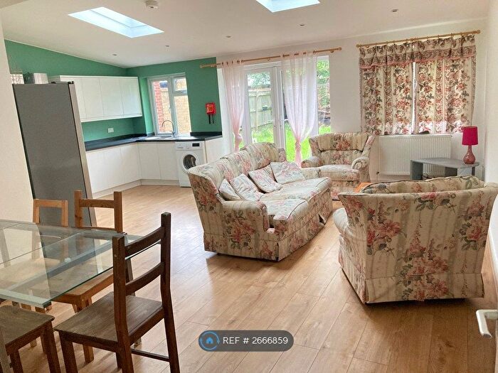 5 Bedroom Detached House To Rent In Vincent Street, Southampton, SO15