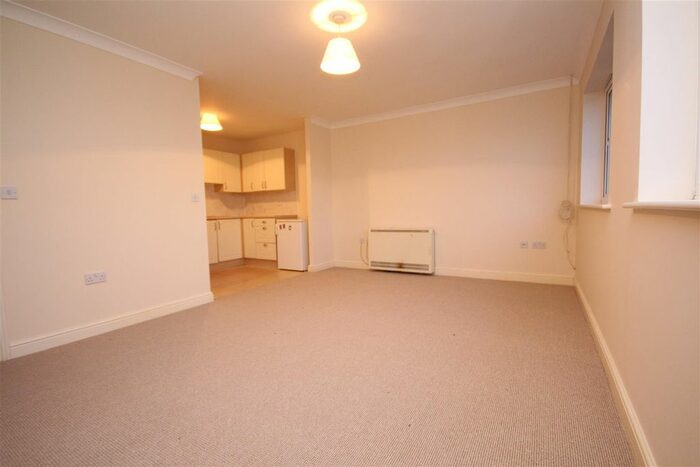 2 Bedroom Flat To Rent In George Williams Way, Kennington, Ashford, TN24