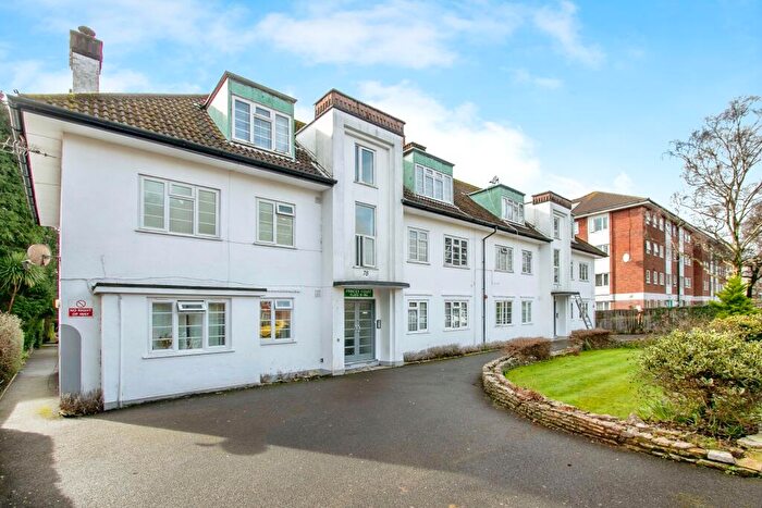 2 Bedroom Flat For Sale In Princess Road, Poole, Dorset, BH12