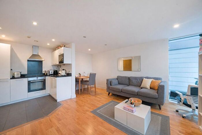2 Bedroom Flat To Rent In Mill Lane, Distillery Tower, SE8