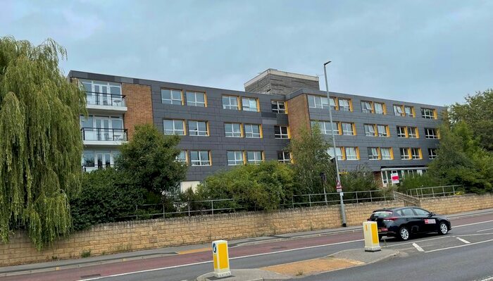 1 Bedroom Flat For Sale In Flat Kirkstall Gate, Commercial Road, Leeds, West Yorkshire, LS5