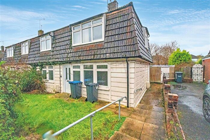 2 Bedroom Flat For Sale In Eastdale Road, Burgess Hill, RH15