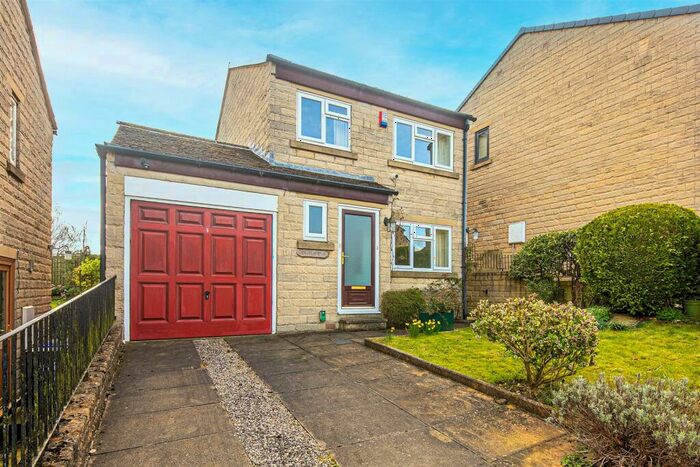 3 Bedroom Detached House For Sale In Stocks Green Court, Totley, S17