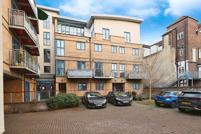 3 Bedroom Town House For Sale In The Galleries, High Wycombe, HP13