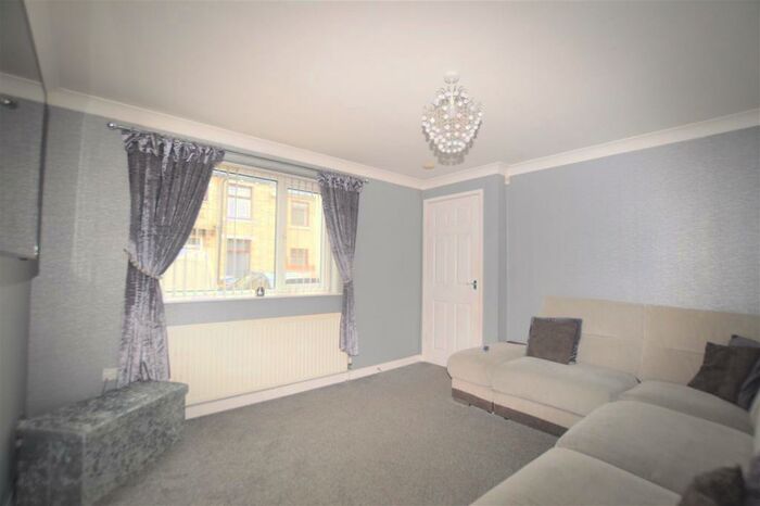 2 Bedroom Town House To Rent In Westgate, Eccleshill, Bradford, BD2