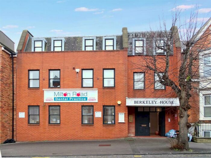 2 Bedroom Flat To Rent In Milton Road, Town Centre, Swindon, SN1