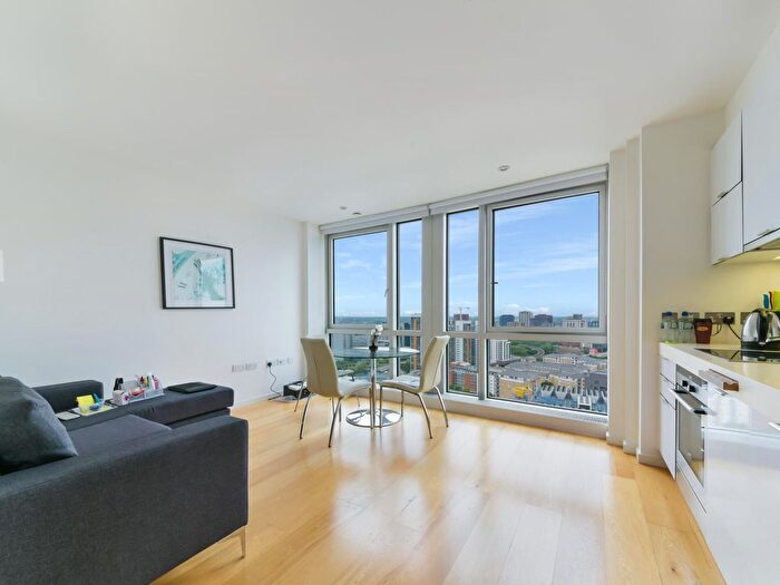Studio To Rent In Ontario Tower, Canary Wharf, London, London, E14
