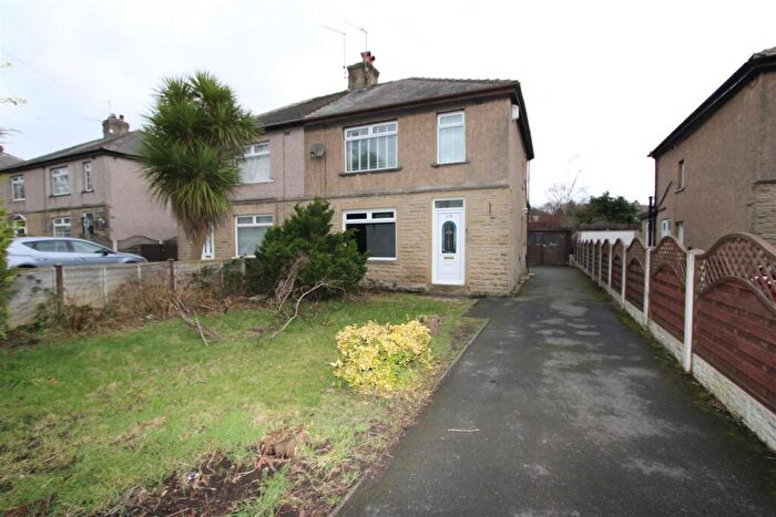 3 Bedroom Semi-Detached House To Rent In Harrogate Road, Bradford, BD2