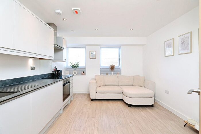 1 Bedroom Flat For Sale In Bellfield Road, High Wycombe, HP13