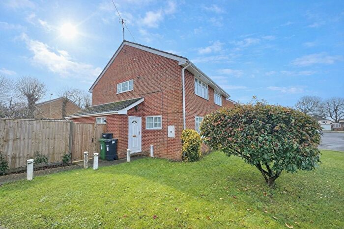 3 Bedroom Property To Rent In Denham Gardens, Southampton, SO31